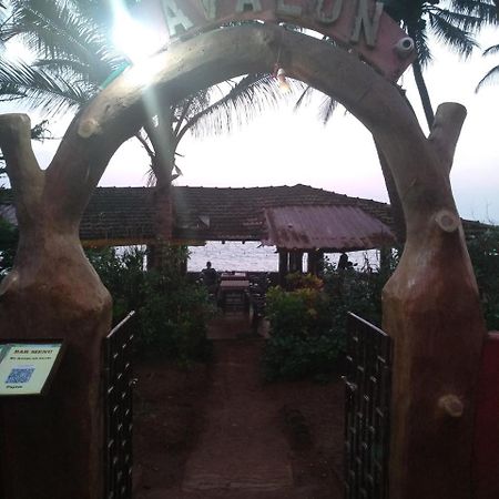 Avalon Sunset Hotel Anjuna Buitenkant foto
