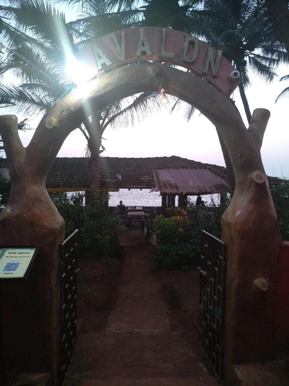 Avalon Sunset Hotel Anjuna Buitenkant foto